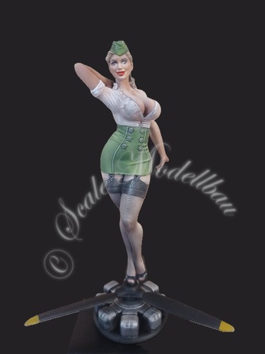 Bombshell army pinup - bombshell,